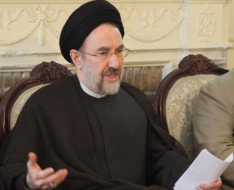 نسج التغطية التشوش  خاتمي: الفيدرالية الأنسب في إيران - صوت الدار