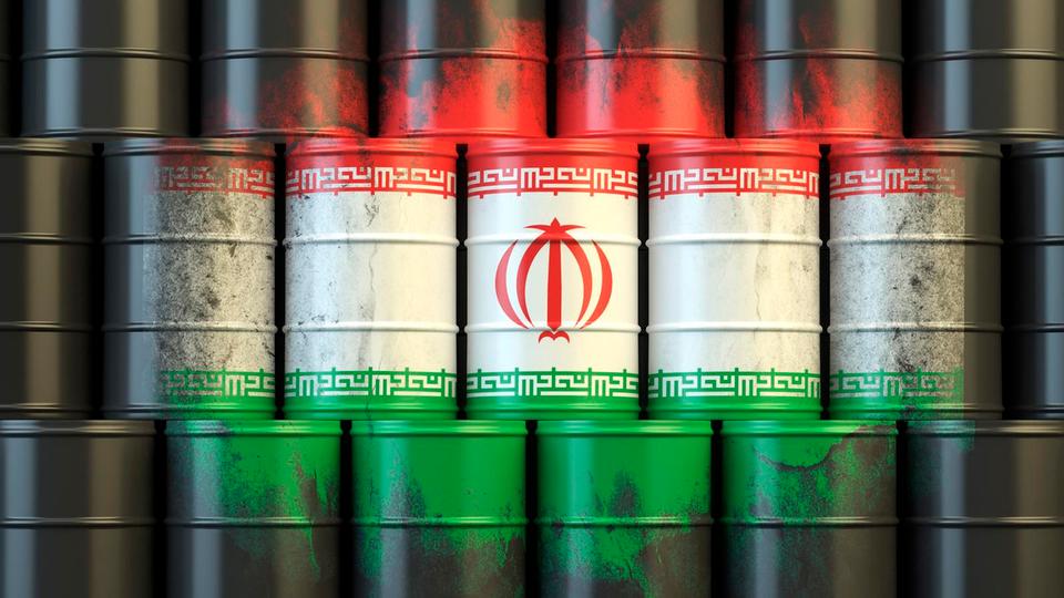 إيران تعترف بتأثير العقوبات الأمريكية على مبيعات النفط
