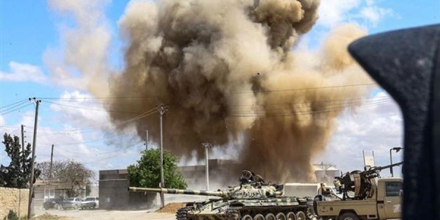 الجيش الليبى يستهدف قاعدة القرضابية العسكرية