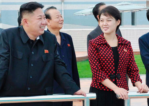 زعيم كوريا الشمالية مع أخته