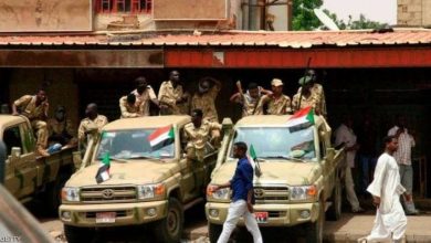 قوات من الجيش السوداني ترفع العلم