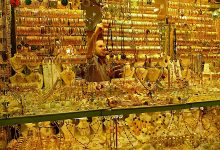 تاجر في محل ذهب في مصر