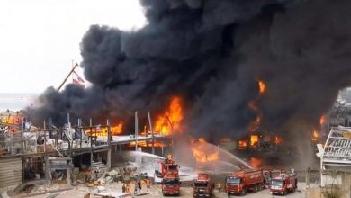 حريق ضخم في مرفأ بيروت