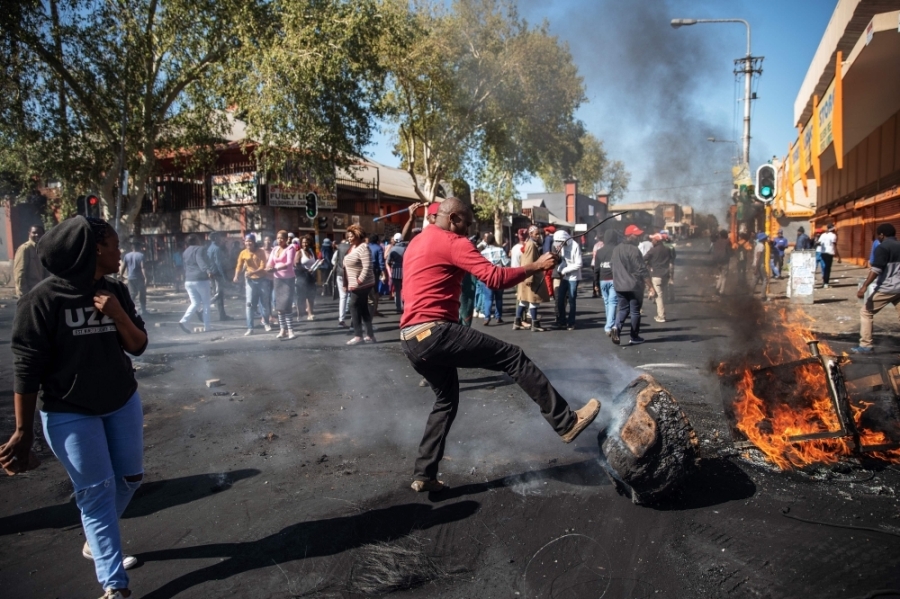 العنف في جنوب إفريقيا